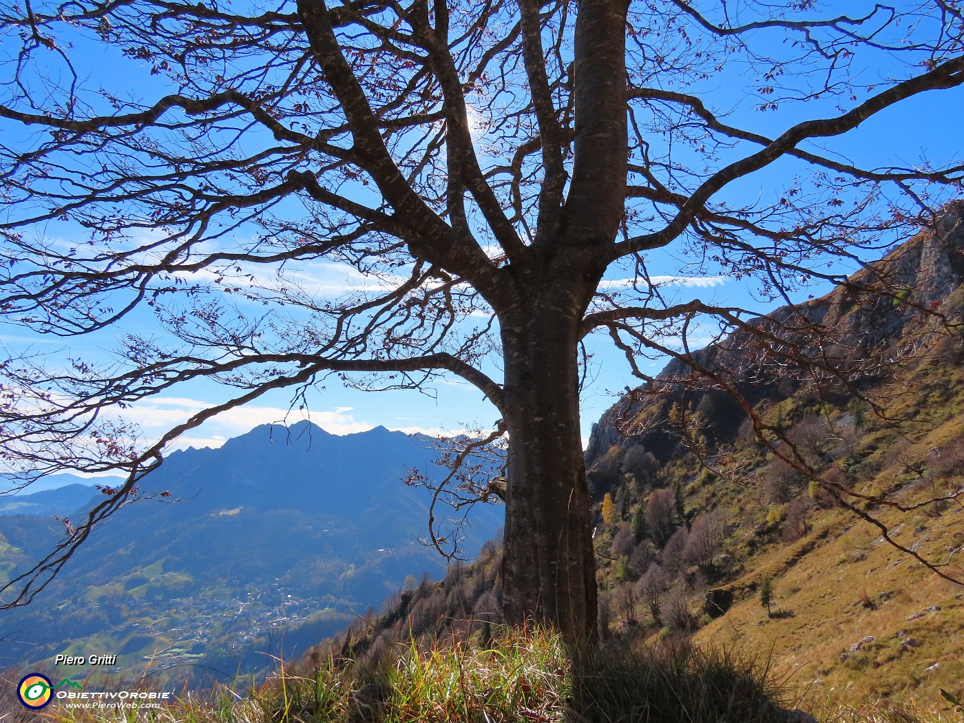 19 Vista in Alben e Oltre il Colle.JPG